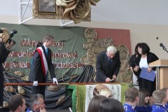 e73a68b42c44353ce052f97d1437d40f